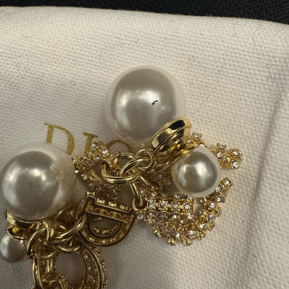 Dior Elegant Gold and Pearl Crystal Studded Earrings - Picture 5 of 6